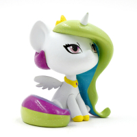 Authentic My little Pony chibi vinyl figure celestia +/-6cm (not a toy)
